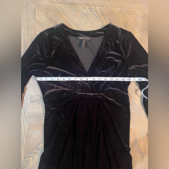 BCBGMAXAZRIA Womens Black
Velvet Twist Wrap Waist, Sz Medium - Picture 7 of 10